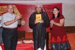 Javed Akhtar at the Launch of Javed Akhtar_s book Shubh Vivaah in Mumbai on 10th Oct 2012 (19).JPG