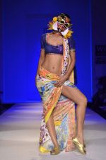 Model walk the ramp for Nida Mahmood Show at Wills Lifestyle India Fashion Week 2012 day 5 on 10th Oct 2012 (48).JPG
