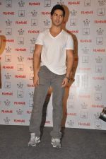 Varun Dhawan at Student Of The Year team launches Filmfare_s latest issue in Vie Lounge on 11th Oct 2012 (61).JPG