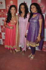 at Star Pariwar Diwali episodes red carpet in Mumbai on 13th Oct 2012 (14).JPG