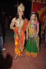 at Star Pariwar Diwali episodes red carpet in Mumbai on 13th Oct 2012 (37).JPG