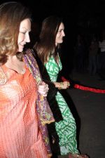 at Kareena Kapoor_s sangeet ceremony in Mumbai on 14th Oct 2012 (54).JPG