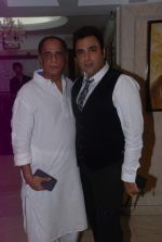 Saahil Chaddha at Saahil Chaddha_s wedding anniversary in Mumbai on 15th Oct 2012 (39).JPG