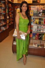 Krishika Lulla unveils Ayushmann Khurana_s wife book Souled Out in Mumbai on 16th Oct 2012 (49).JPG