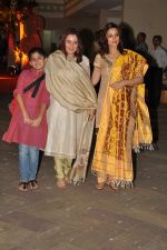 Sonali Bendre at Sanjay and Manyata Dutt_s Mata Ki Chowki in Bandra, Mumbai on 16th Oct 2012 (72).JPG
