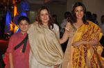 Sonali Bendre at Sanjay and Manyata Dutt_s Mata Ki Chowki in Bandra, Mumbai on 16th Oct 2012 (74).JPG