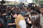 Saif Ali Khan, Kareena Kapoor leave for Pataudi on 17th Oct 2012 (29).JPG