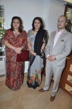 at designer preview at Zarine Khan_s Fizaa in Juhu, Mumbai on 17th Oct 2012 (112).JPG