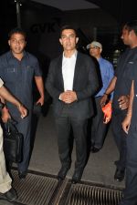 Aamir khan returns back from chicago dhoom 3 schedule in Mumbai on 18th Oct 2012 (5).JPG