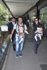 Celina Jaitley snapped with her twins at airport in Mumbai on 18th Oct 2012 (12).JPG