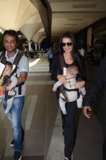Celina Jaitley snapped with her twins at airport in Mumbai on 18th Oct 2012 (20).JPG