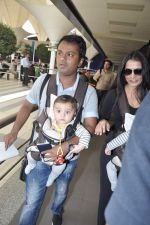 Celina Jaitley snapped with her twins at airport in Mumbai on 18th Oct 2012 (3).JPG