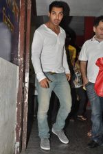 John Abraham at Student of the year special screening in PVR, Mumbai on 18th Oct 2012 (57).JPG