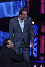 Sanjay Dutt, Salman Khan on the sets of Bigg Boss 6 in Lonavla, Mumbai on 19th Oct 2012 (85).JPG