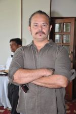 Raj Zutshi at the launch of Abhishek Sharma_s Fitness on the go book in MCA on 20th Oct 2012 (8).JPG