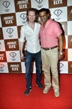 Alexx O Neil, Siddharth Kannan at Sun Dance Party by Absolut Elyx in Mumbai on 21st Oct 2012 (83).JPG