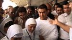 Aamir khan departs for hajj yatra in Mumbai on 22nd Oct 2012 (5).jpg
