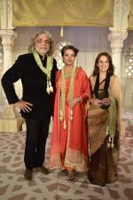 Shabana Azmi at Sahchari foundation show by designer Meera and Musaffar Ali on 22nd Oct 2012 (172).JPG