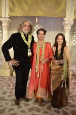 Shabana Azmi at Sahchari foundation show by designer Meera and Musaffar Ali on 22nd Oct 2012 (177).JPG