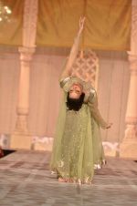 at Sahchari foundation show by designer Meera and Musaffar Ali on 22nd Oct 2012 (128).JPG