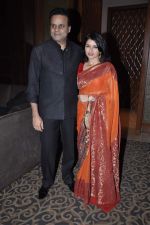 Bhagyashree at Pahlaj Nahlani_s sons wedding reception in Mumbai on 26th Oct 2012 (47).JPG
