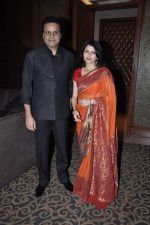 Bhagyashree at Pahlaj Nahlani_s sons wedding reception in Mumbai on 26th Oct 2012 (49).JPG