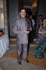 Shatrughan Sinha at Pahlaj Nahlani_s sons wedding reception in Mumbai on 26th Oct 2012 (71).JPG