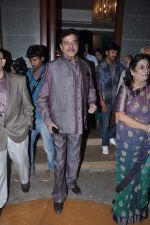 Shatrughan Sinha at Pahlaj Nahlani_s sons wedding reception in Mumbai on 26th Oct 2012 (73).JPG