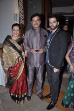 Shatrughan Sinha, Poonam Sinha, Luv Sinha at Pahlaj Nahlani_s sons wedding reception in Mumbai on 26th Oct 2012 (83).JPG