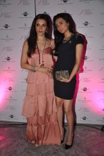 Lillete Dubey, Ira Dubey at Estee Lauder Breast Cancer Awareness campaign bash in Air, Four Seasons on 30th Oct 2012 (33).JPG