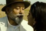 Pankaj Kapoor, Shabana Azmi in Matru Ki Bijlee Ka Mandola.jpg