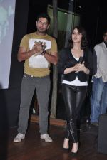 Preity Zinta, Yuvraj Singh at Sophie_s Hungama launch in Mumbai on 30th Oct 2012 (54) - Copy.JPG