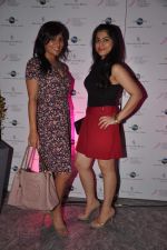 at Estee Lauder Breast Cancer Awareness campaign bash in Air, Four Seasons on 30th Oct 2012 (37).JPG