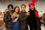 Ajay Devgan, Sonakshi Sinha, Salman Khan, Sanjay Dutt in Son of Sardaar (1).jpg