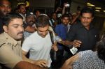 Aamir Khan arrives from Haj Yatra with mother in Airport, Mumbai on 1st Nov 2012 (12).JPG