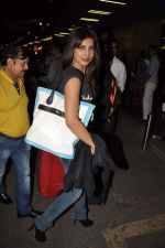 Priyanka Chopra snapped at International airport on 31st Oct 2012 (22).JPG