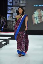 Model walk the ramp for Asmita Marwah Show at Blender_s Pride Fashion Tour Day 1 on 3rd Nov 2012 (59).JPG