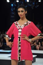 Model walk the ramp for Nandita Mahtani Show at Blender_s Pride Fashion Tour Day 2 on 4th Nov 2012 (44).JPG