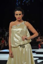 Model walk the ramp for Nandita Mahtani Show at Blender_s Pride Fashion Tour Day 2 on 4th Nov 2012 (59).JPG