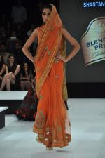 Model walk the ramp for Shantanu & Nikhil Show at Blender_s Pride Fashion Tour Day 2 on 4th Nov 2012 (41).JPG