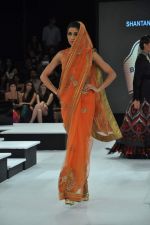 Model walk the ramp for Shantanu & Nikhil Show at Blender_s Pride Fashion Tour Day 2 on 4th Nov 2012 (42).JPG