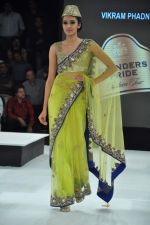 Model walk the ramp for Vikram Phadnis Show at Blender_s Pride Fashion Tour Day 2 on 4th Nov 2012 (24).JPG