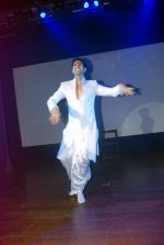 Sandip Soparkar at Ramayan inspired modern dance in Mumbai on 4th Nov 2012 (194).JPG