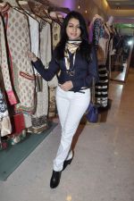 Bhagyashree at Kimaya showcases Ritu beri_s collection in Juhu, Mumbai on 5th Nov 2012 (84).JPG