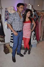 Payal Rohatgi, Sangram Singh at Kimaya showcases Ritu beri_s collection in Juhu, Mumbai on 5th Nov 2012 (48).JPG