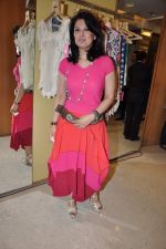 Ritu Beri at Kimaya showcases Ritu beri_s collection in Juhu, Mumbai on 5th Nov 2012 (69).JPG