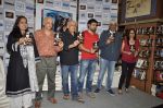 Emraan Hashmi, Mahesh Bhat, Mukesh Bhat, Vikram Bhat, Shagufta Rafique at Raaz 3 DVD launch in Andheri, Mumbai on 6th Nov 2012 (45).JPG