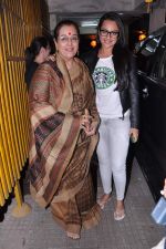 Sonakshi Sinha, Poonam Sinha at the screening of Son Of Sardaar in Ketnav, Mumbai on 8th Nov 2012 (131).JPG