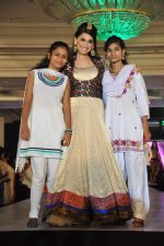 Lucky Morani walk the ramp at Umeed-Ek Koshish charitable fashion show in Leela hotel on 9th Nov 2012.1 (162).JPG