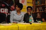 Manoj Bajpai, Gul Panag unveil The Edge of Machete book in Juhu, Mumbai on 9th Nov 2012 (43).JPG